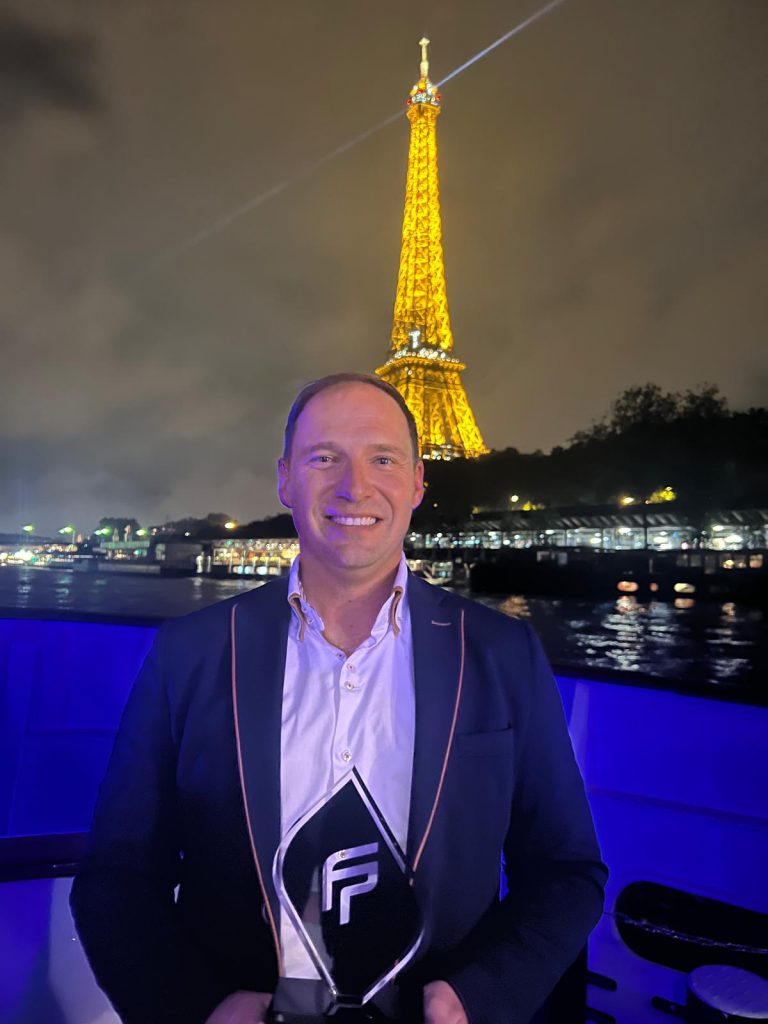 Matthias Ebert in front of Eiffelturm, Paris